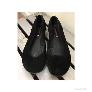 Merrell flats